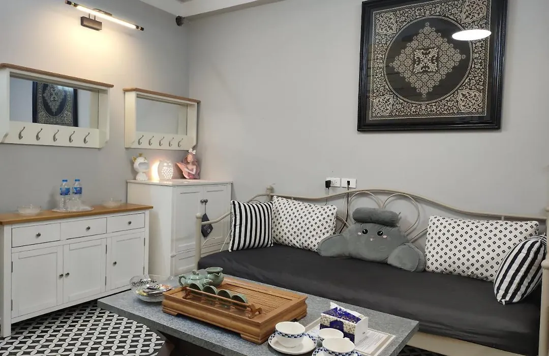 Homestay Nha Pho Ha Noi Sinsoledad - 437 Hong Ha Street-1