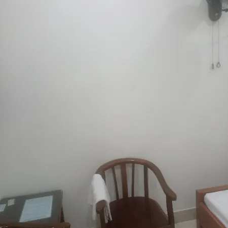 Nam Cường Motel - Phòng đơn có cửa sổ thoáng mát khép kín - Thang máy-3